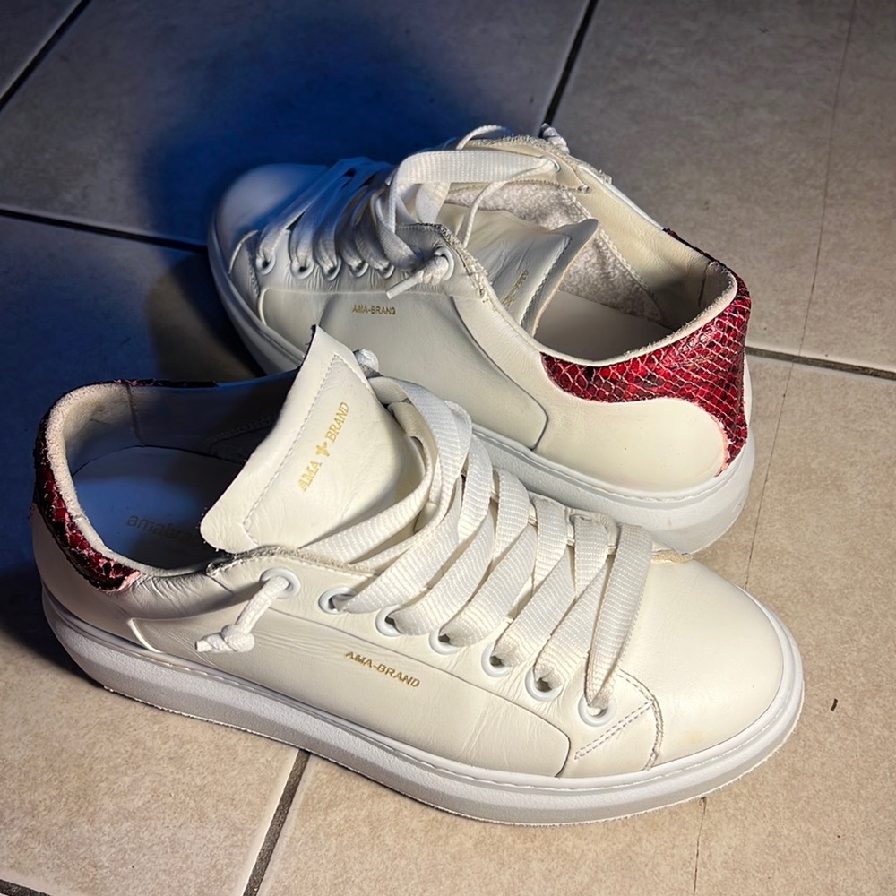 Ama brand deluxe sneaker (made in Italy), women’s size 38 (USA 7)